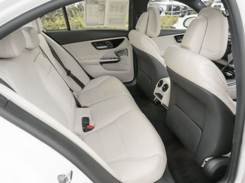 Used 2024 Mercedes-Benz C 300 4MATIC Sedan image 37