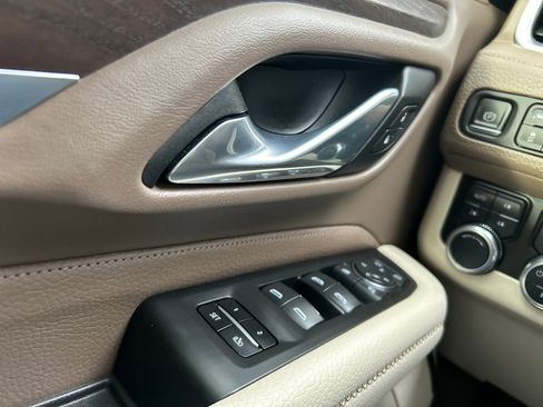 Used 2021 GMC Yukon Denali w/ Denali Premium Package image 7