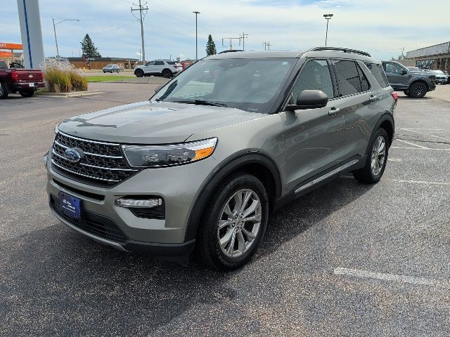 Certified 2020 Ford Explorer XLT w/ Equipment Group 202A AWD/4WD image 3