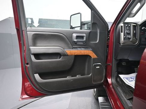 Used 2017 Chevrolet Silverado 2500 High Country w/ Duramax Plus Package image 9