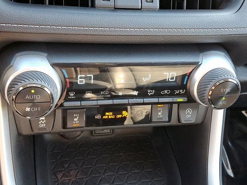 Used 2023 Toyota RAV4 XLE Premium image 18