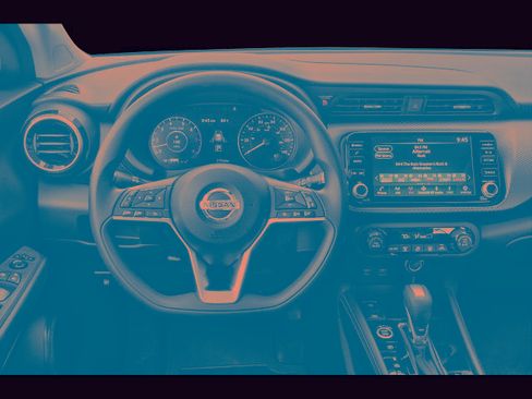 Used 2021 Nissan Kicks SV image 4