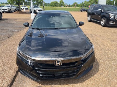 Used 2018 Honda Accord Sport image 8