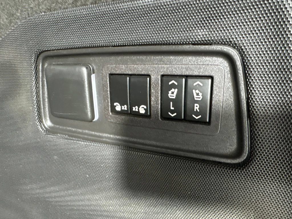 Used 2023 Cadillac Escalade Sport AWD/4WD image 57
