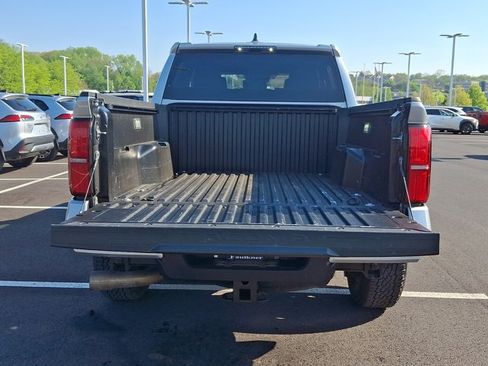 Certified 2024 Toyota Tacoma TRD Off-Road AWD/4WD image 30