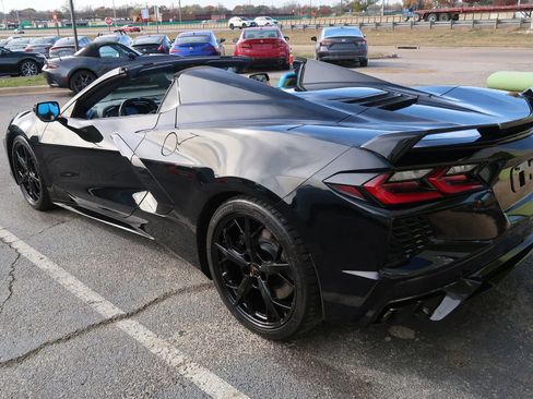 Used 2021 Chevrolet Corvette Stingray Premium Conv w/ Z51 Performance Package image 39