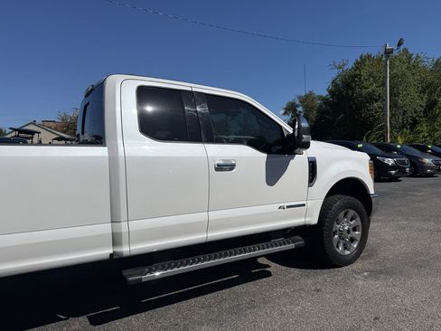 Used 2017 Ford F250 Lariat w/ Chrome Package AWD/4WD image 11