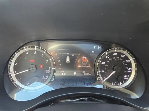 Used 2023 Toyota Highlander XLE AWD/4WD image 22