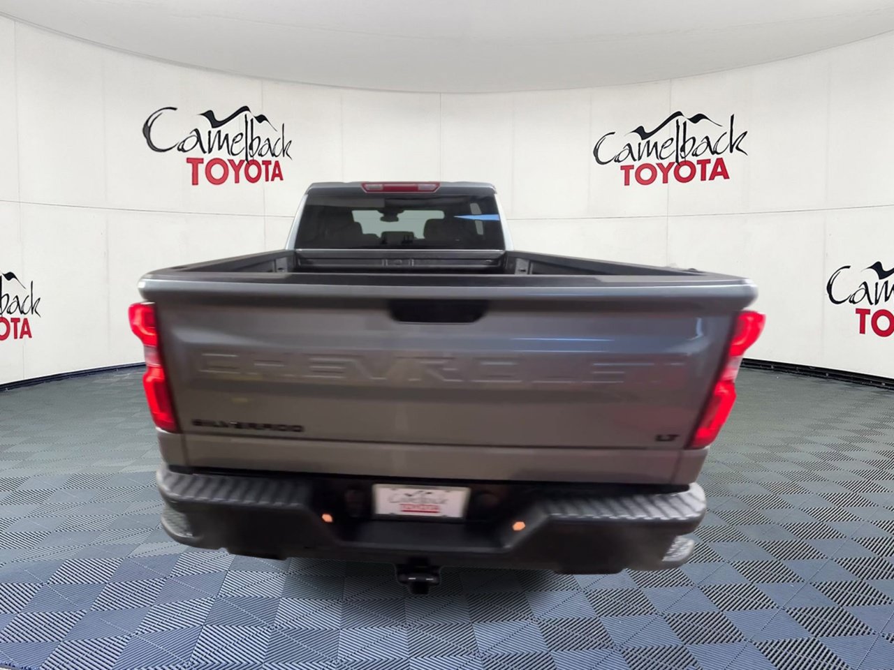 Used 2026 Chevrolet Silverado 1500 LT Trail Boss w/ Dark Appearance Package AWD/4WD image 9