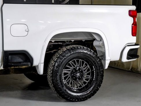 Used 2023 Chevrolet Silverado 2500 LT image 14