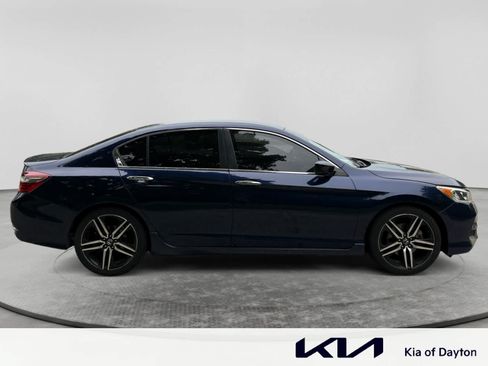 Used 2017 Honda Accord Sport image 4