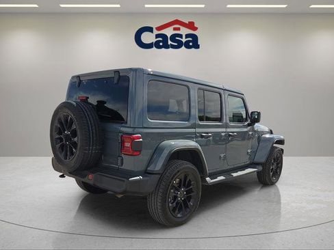 Used 2025 Jeep Wrangler Unlimited Sahara image 3