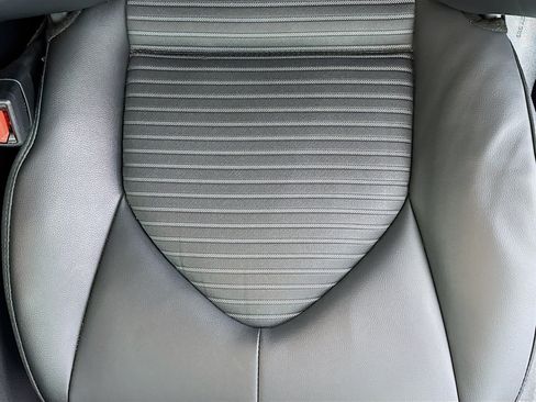 Certified 2025 Toyota Highlander XSE AWD/4WD image 18