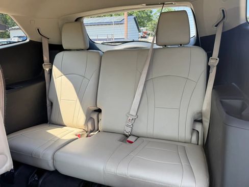 Used 2019 Buick Enclave Essence FWD image 41