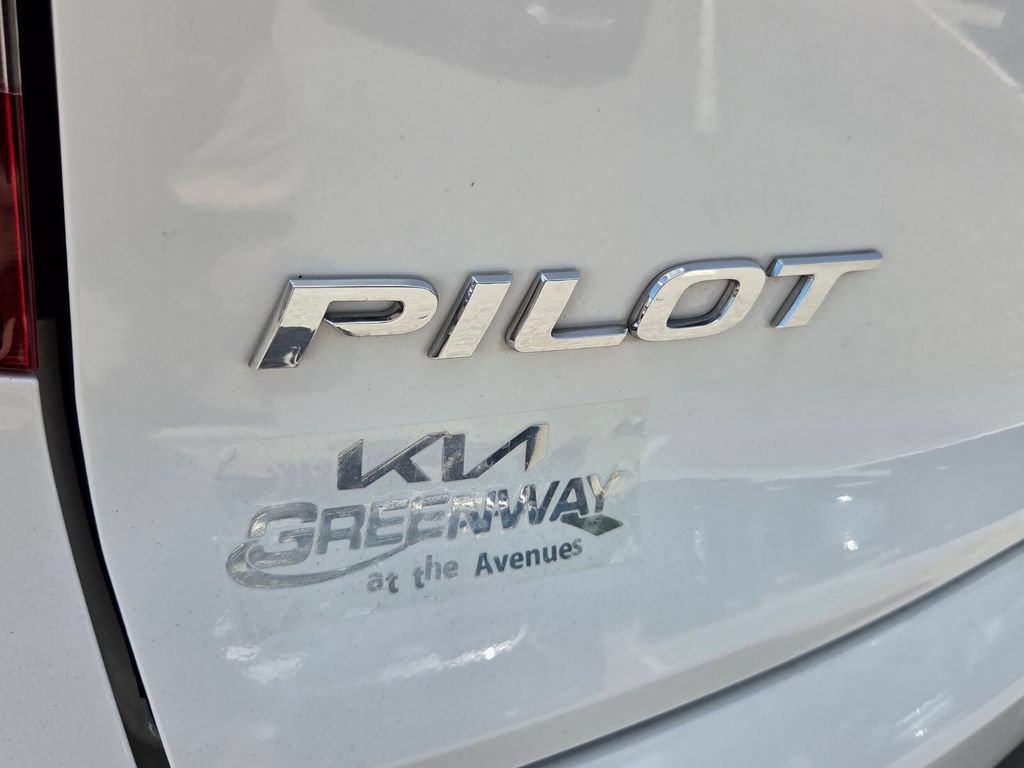 Used 2021 Honda Pilot Touring image 18