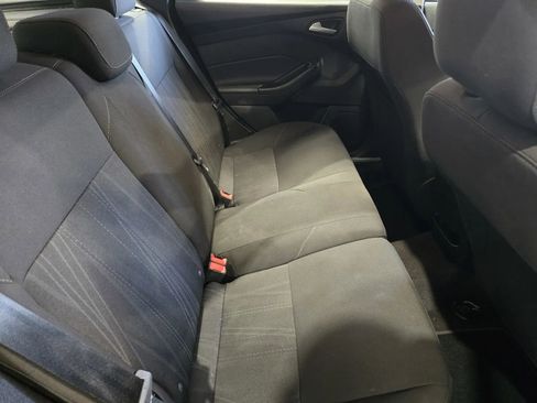 Used 2017 Ford Focus SE FWD image 9