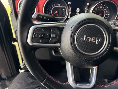 Used 2021 Jeep Wrangler Unlimited Rubicon AWD/4WD image 19