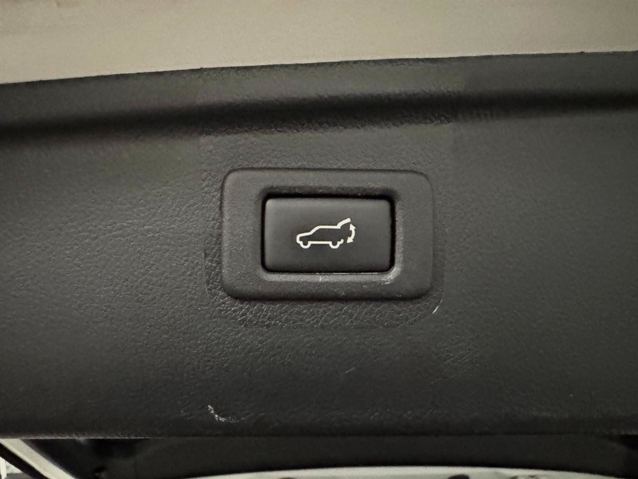Used 2017 Subaru Outback 2.5i Limited AWD/4WD image 11