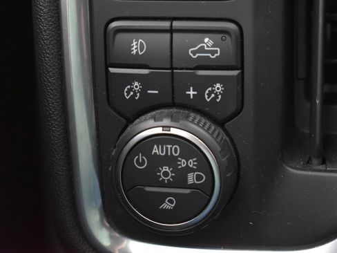 Used 2021 Chevrolet Silverado 1500 LTZ w/ Z71 Off-Road Package AWD/4WD image 21