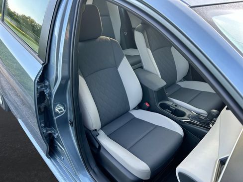 Used 2025 Toyota Corolla LE FWD image 30