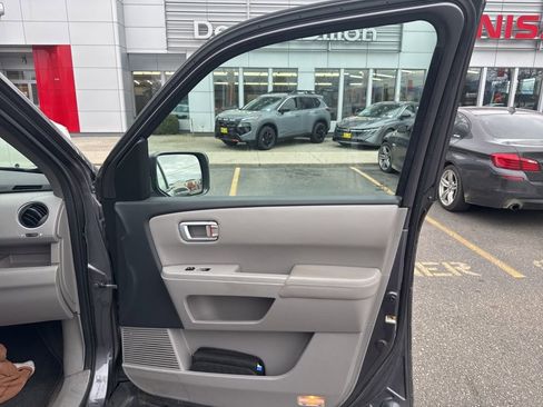 Used 2014 Honda Pilot Touring image 9