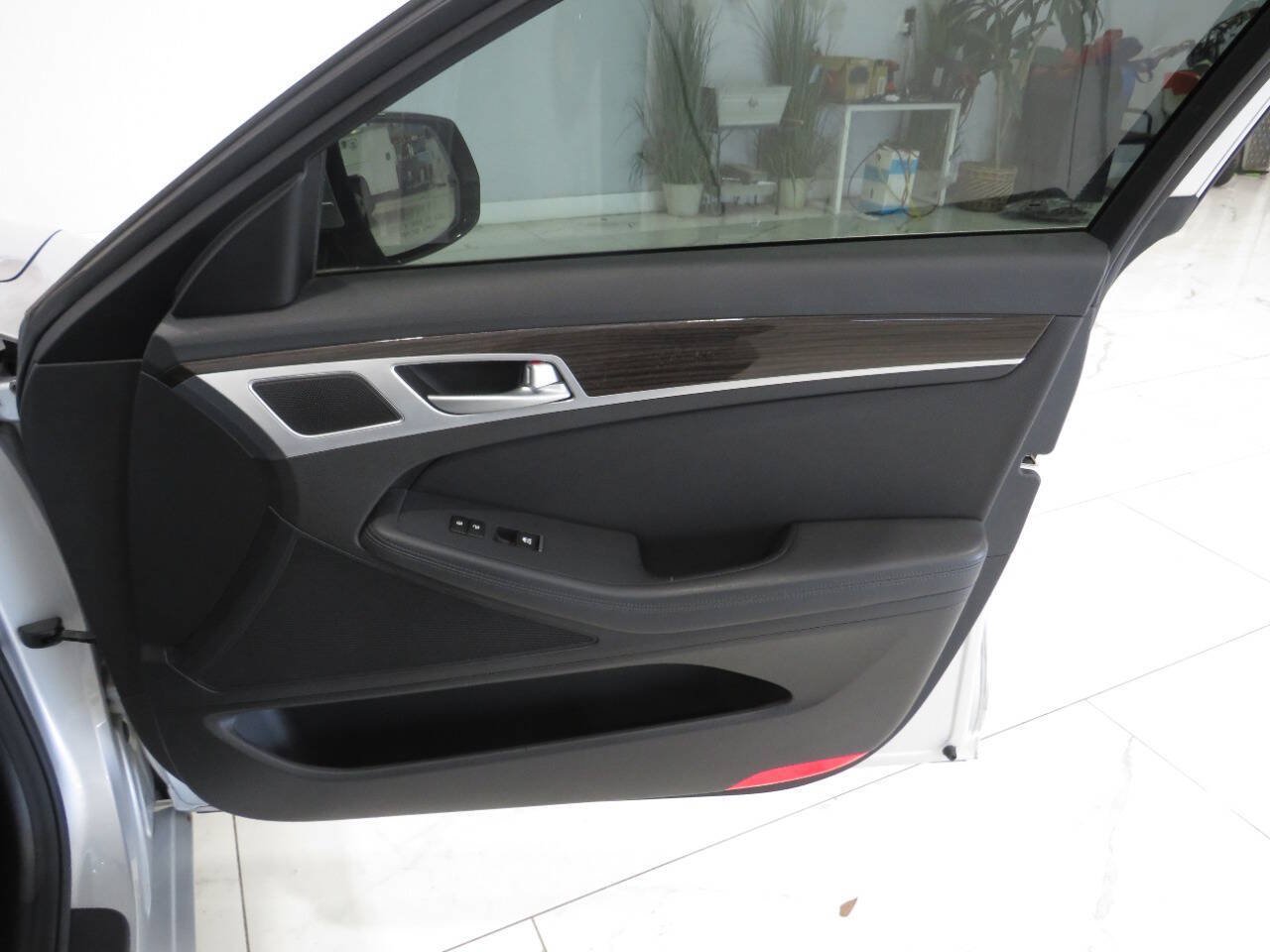 Used 2017 Genesis G80 3.8 RWD image 24