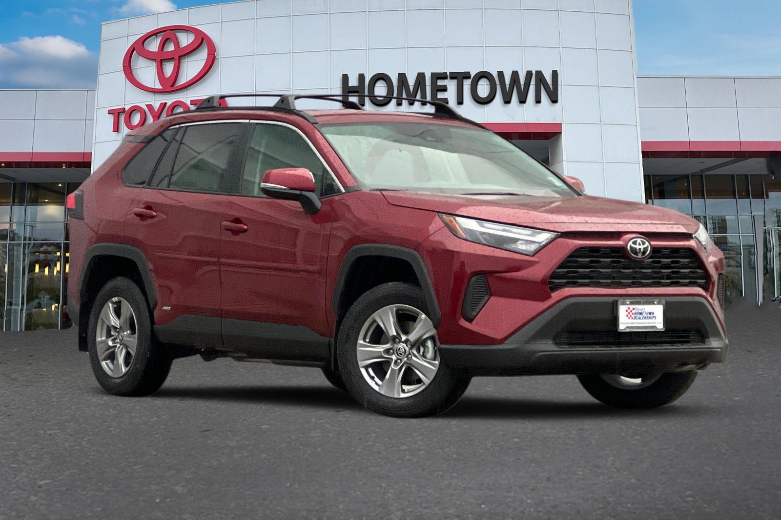 Used 2025 Toyota RAV4 XLE w/ Weather Package AWD/4WD image 2