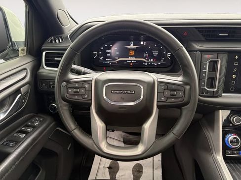 Used 2023 GMC Yukon Denali AWD/4WD image 12