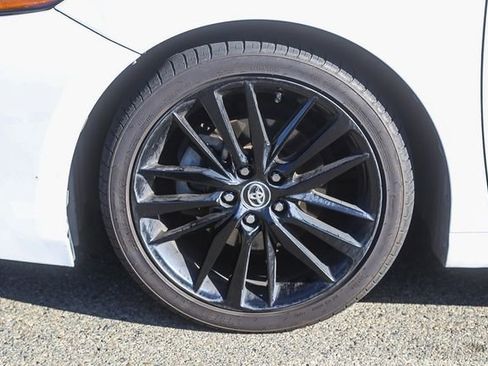 Used 2019 Toyota Camry XSE image 11