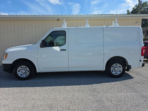 Used 2017 Nissan NV 2500 SV RWD image 9