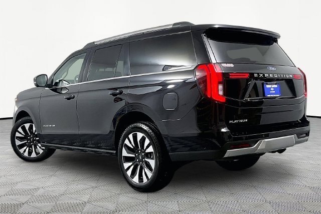 Used 2025 Ford Expedition Platinum w/ Driver's Package AWD/4WD image 12