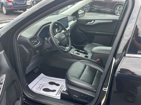Used 2025 Ford Escape Platinum AWD/4WD image 10