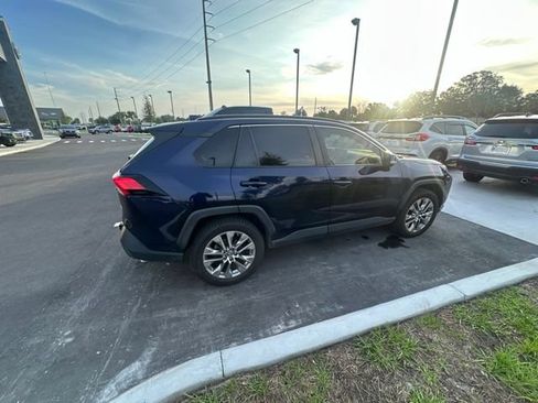 Used 2019 Toyota RAV4 XLE Premium w/ Advanced Technology Package FWD image 4