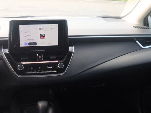 Used 2025 Toyota Corolla LE FWD image 16