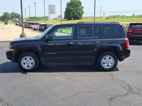 Used 2016 Jeep Patriot Sport image 2