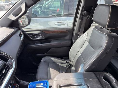 Used 2023 Chevrolet Suburban Premier image 15