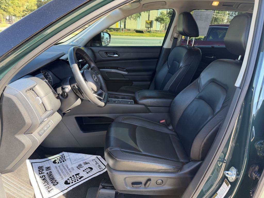 Used 2023 Nissan Pathfinder SL w/ SL Premium Package FWD image 15