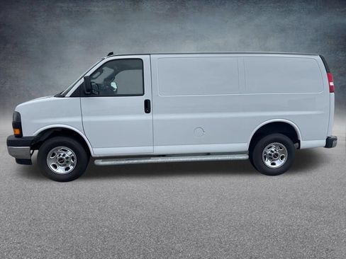 Used 2024 GMC Savana 2500 w/ Driver Convenience Package RWD image 3