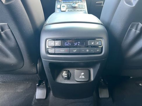 Used 2021 Hyundai Palisade Calligraphy image 16