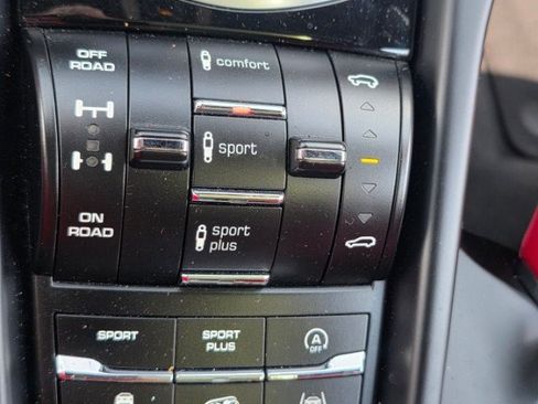 Used 2017 Porsche Cayenne GTS AWD/4WD image 27