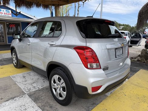 Used 2017 Chevrolet Trax LS FWD image 7