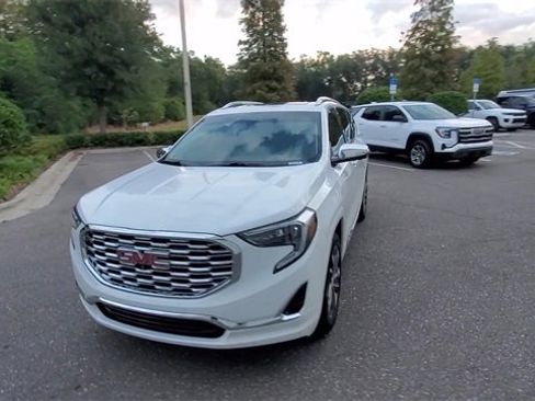 Used 2020 GMC Terrain Denali w/ Denali Premium Package image 3