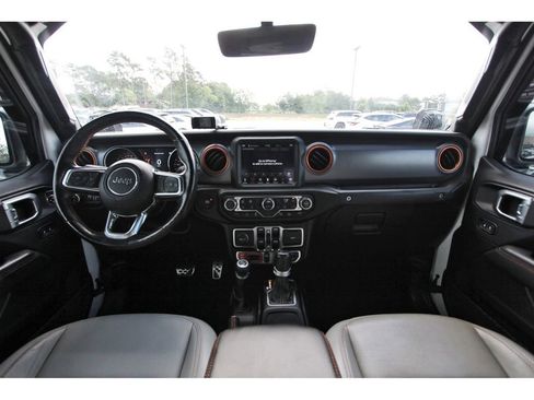 Used 2021 Jeep Gladiator Mojave AWD/4WD image 12