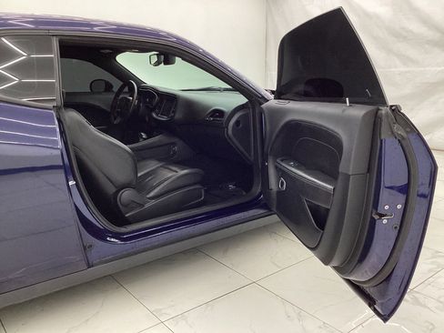 Used 2015 Dodge Challenger SXT Plus image 19