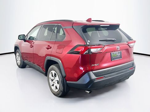 Used 2020 Toyota RAV4 LE FWD image 5