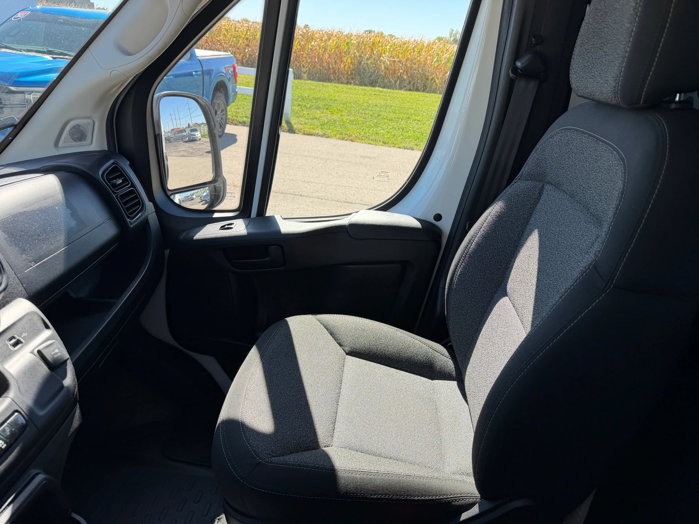 Used 2025 RAM ProMaster 2500 w/ U-Haul Equipment Group FWD image 20