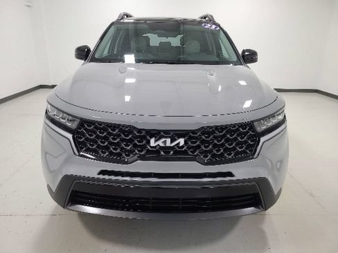 Used 2023 Kia Sorento S w/ Panoramic Sunroof Package AWD/4WD image 8