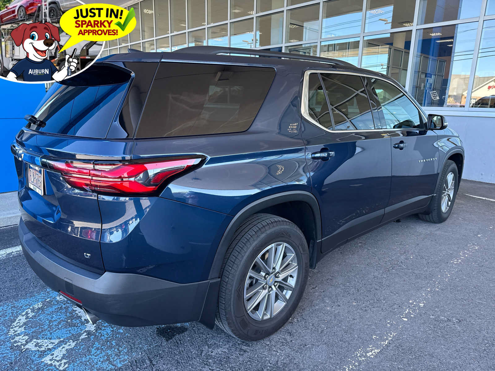 Used 2023 Chevrolet Traverse LT AWD/4WD image 9