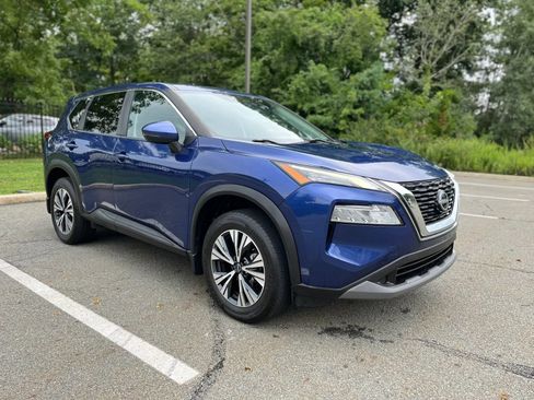 Used 2022 Nissan Rogue SV AWD/4WD image 4