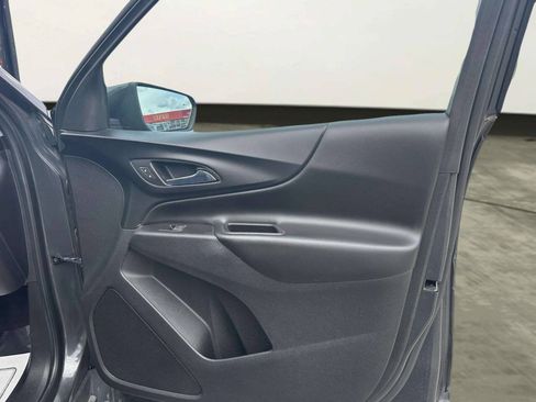 Used 2018 Chevrolet Equinox LT FWD image 25